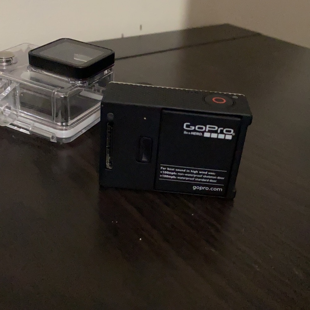 GoPro Hero 3+ - Picture 2 of 3